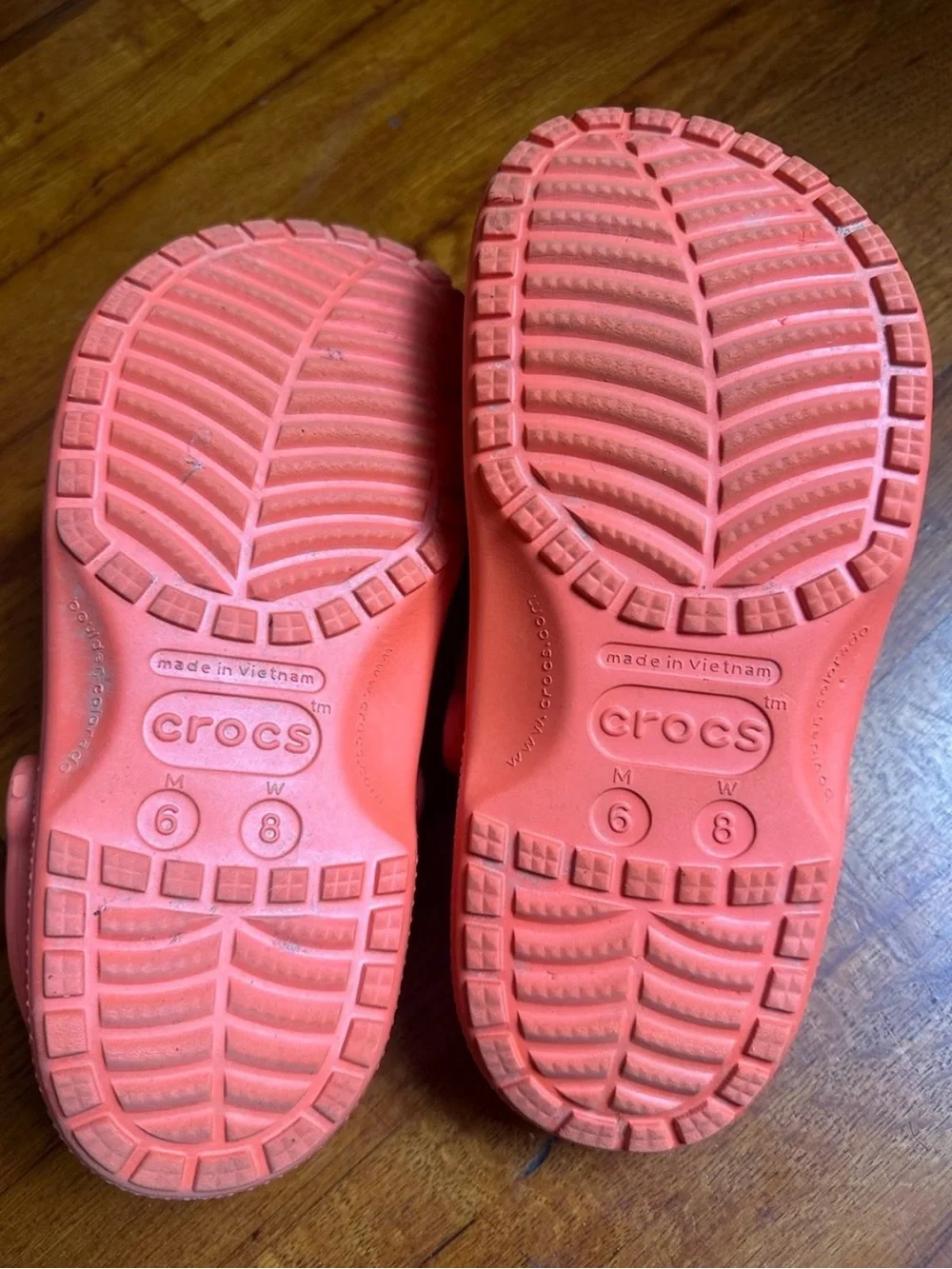 Crocs Classic Clogs Adult Unisex M6/W8 Tangerine Orange Slip-ons Shoes